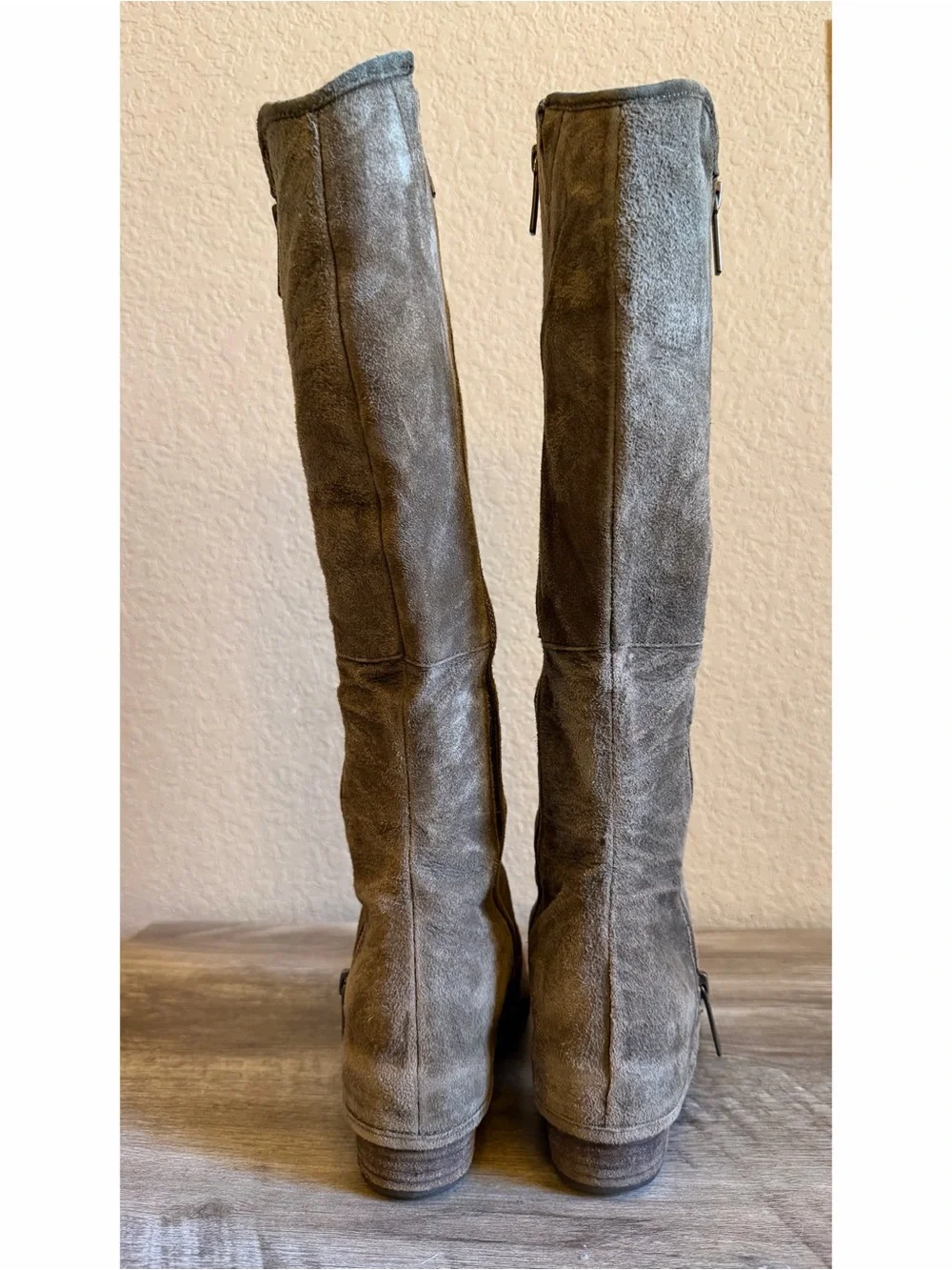Donald J. Pliner Devi knee-high distressed suede boots Women’s 8.5